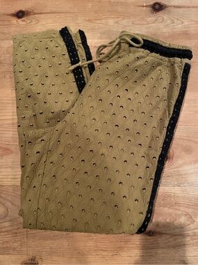 Anthropologie 💯 cottonOlive Green Striped Eyelet Joggers Casual Feminine XS
